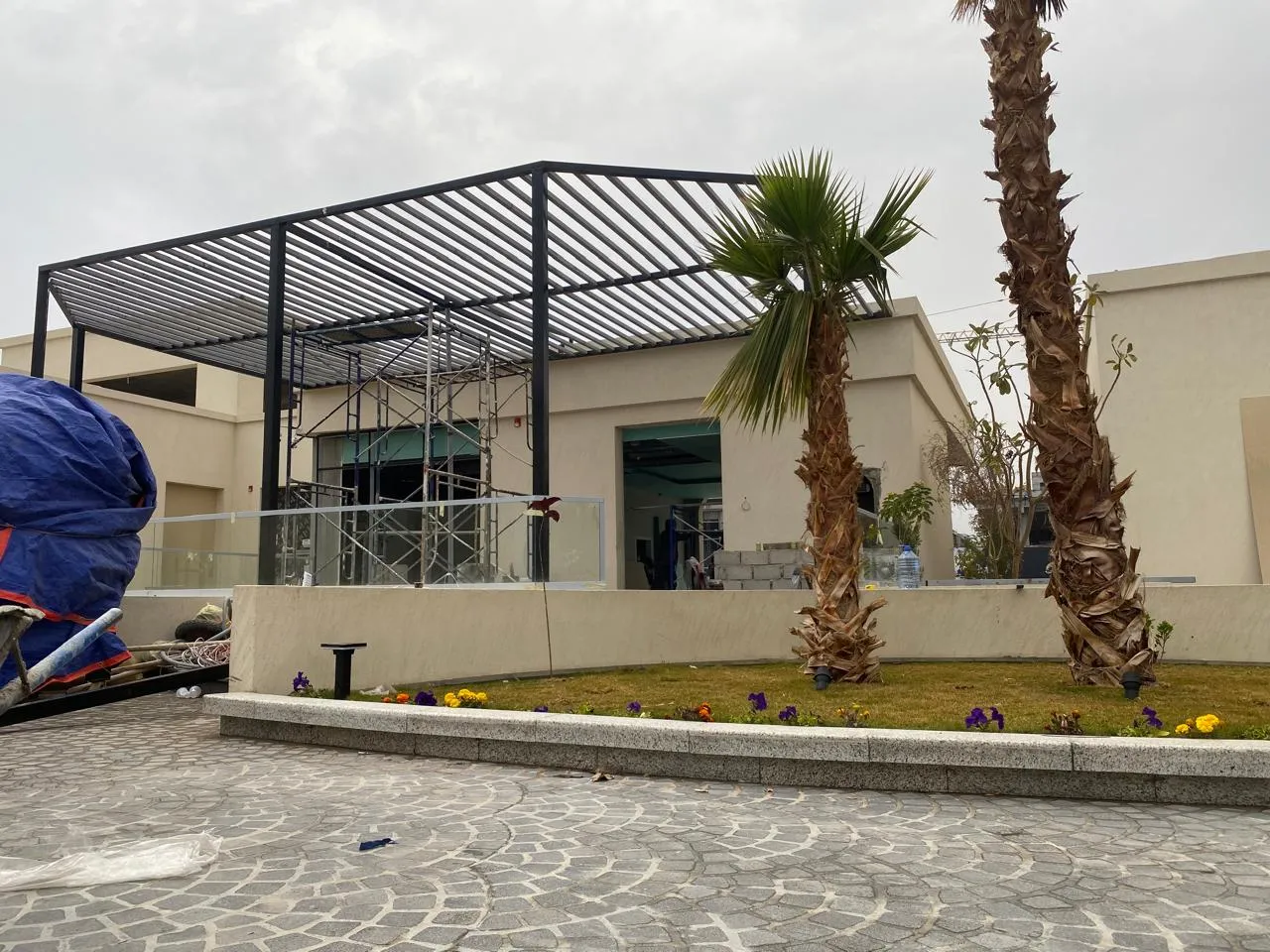 مظلات وسواتر وجميع أعمال الحداده